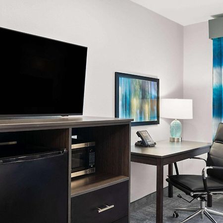La Quinta Inn By Wyndham Indianapolis Airport Executive Dr Exterior foto