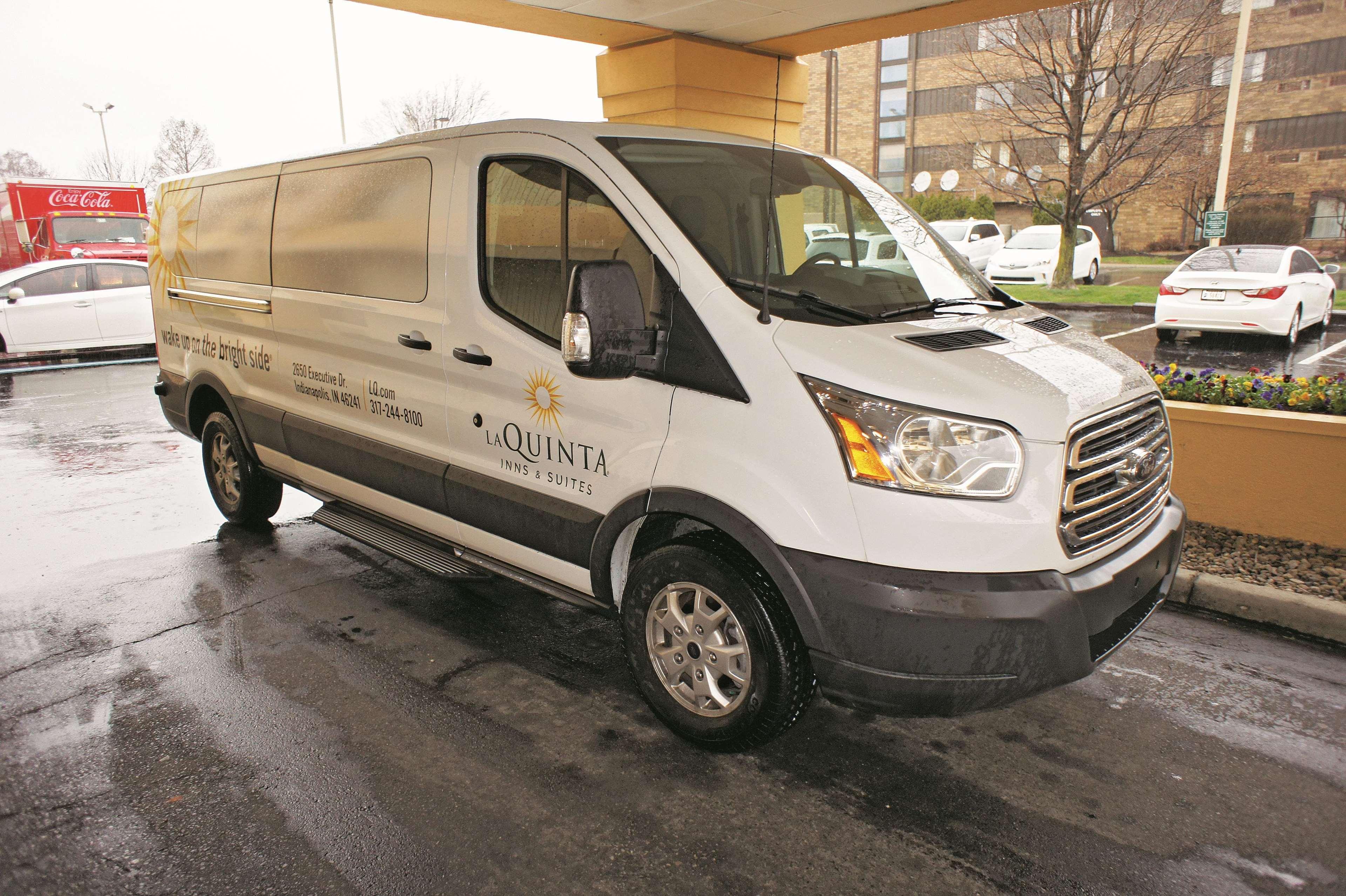 La Quinta Inn By Wyndham Indianapolis Airport Executive Dr Exterior foto