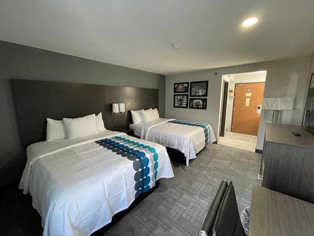 La Quinta Inn By Wyndham Indianapolis Airport Executive Dr Exterior foto