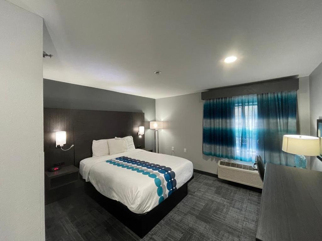 La Quinta Inn By Wyndham Indianapolis Airport Executive Dr Exterior foto