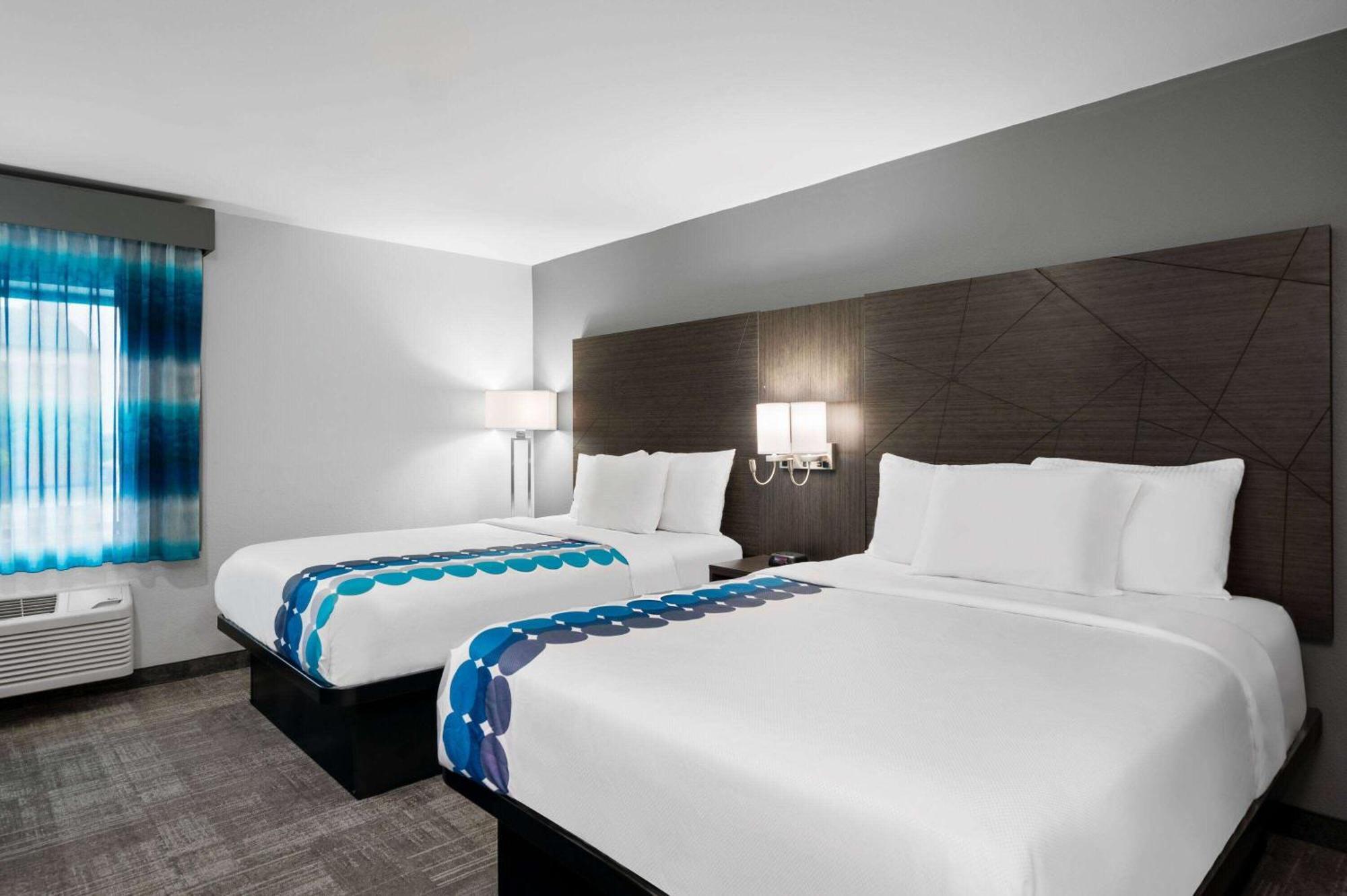 La Quinta Inn By Wyndham Indianapolis Airport Executive Dr Exterior foto