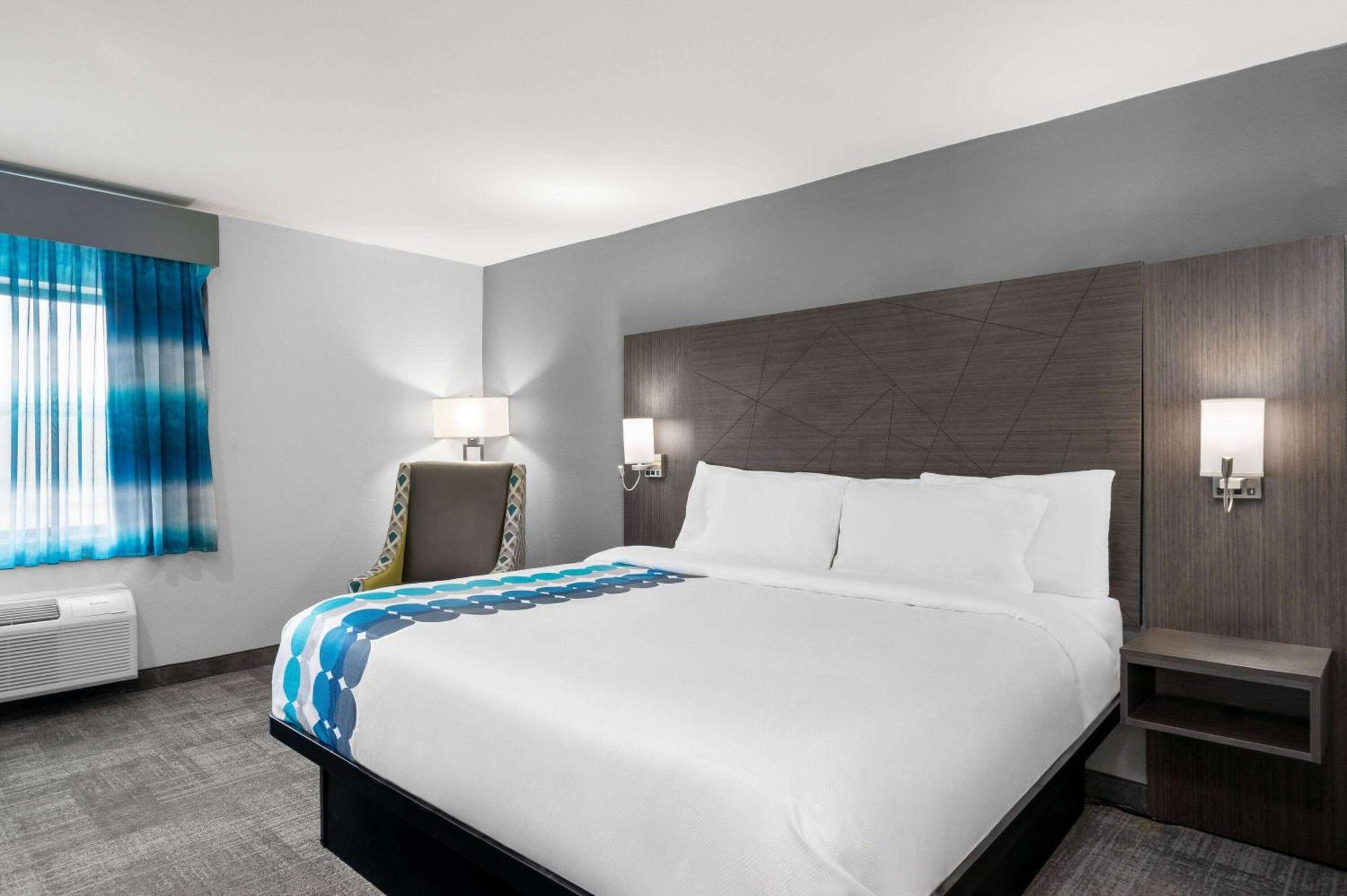La Quinta Inn By Wyndham Indianapolis Airport Executive Dr Exterior foto