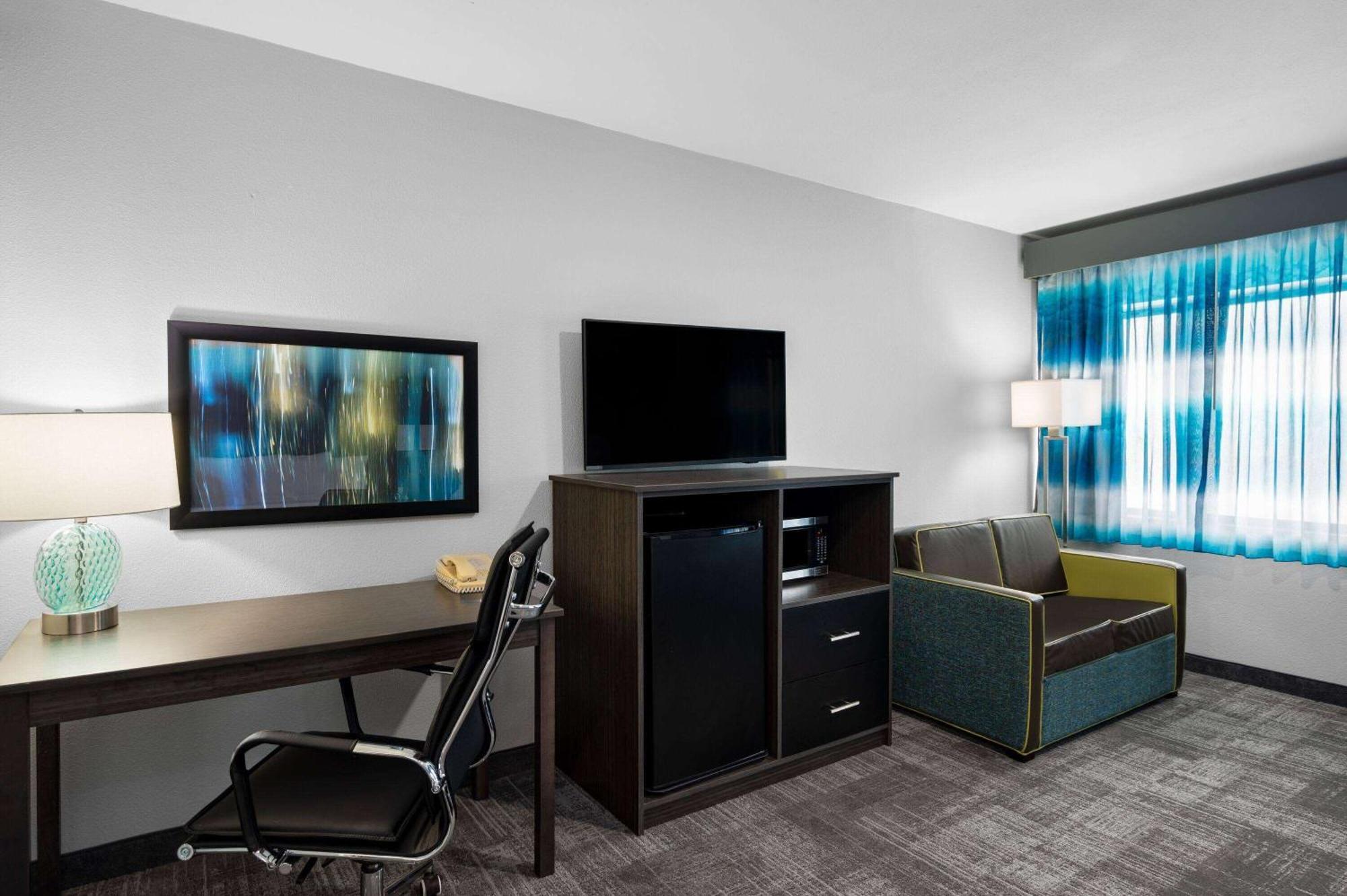 La Quinta Inn By Wyndham Indianapolis Airport Executive Dr Exterior foto