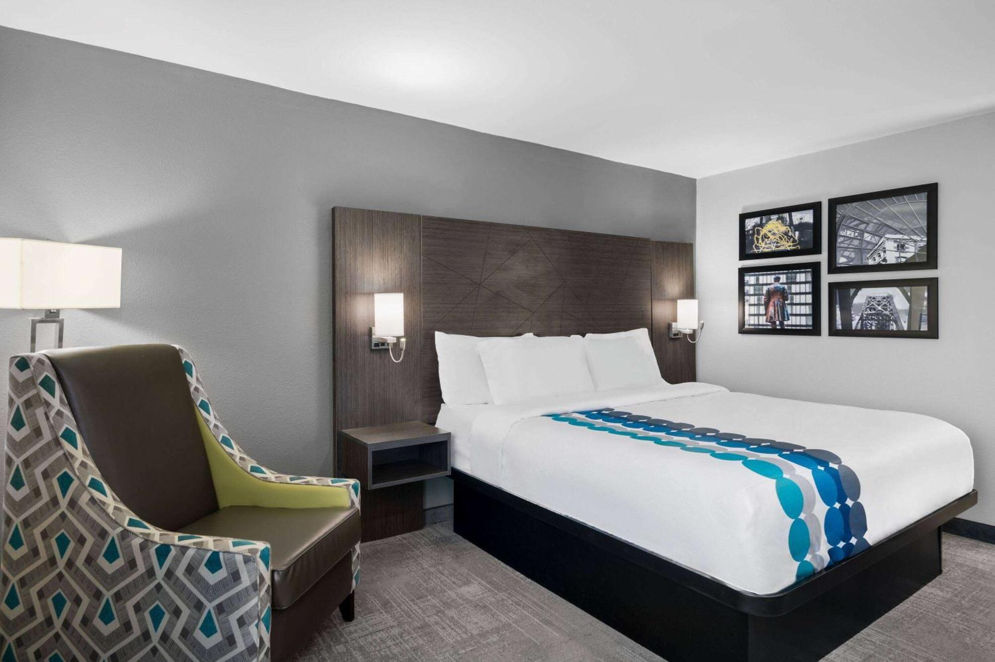La Quinta Inn By Wyndham Indianapolis Airport Executive Dr Exterior foto