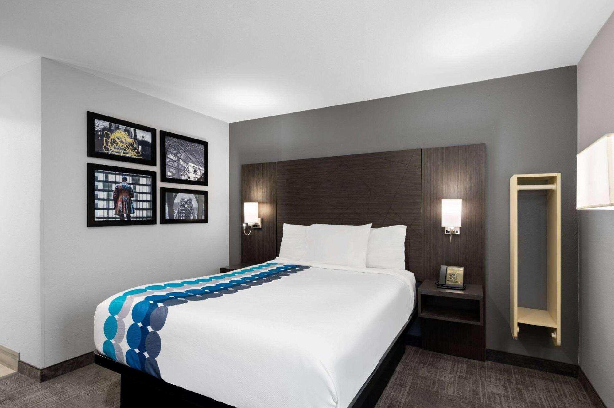 La Quinta Inn By Wyndham Indianapolis Airport Executive Dr Exterior foto