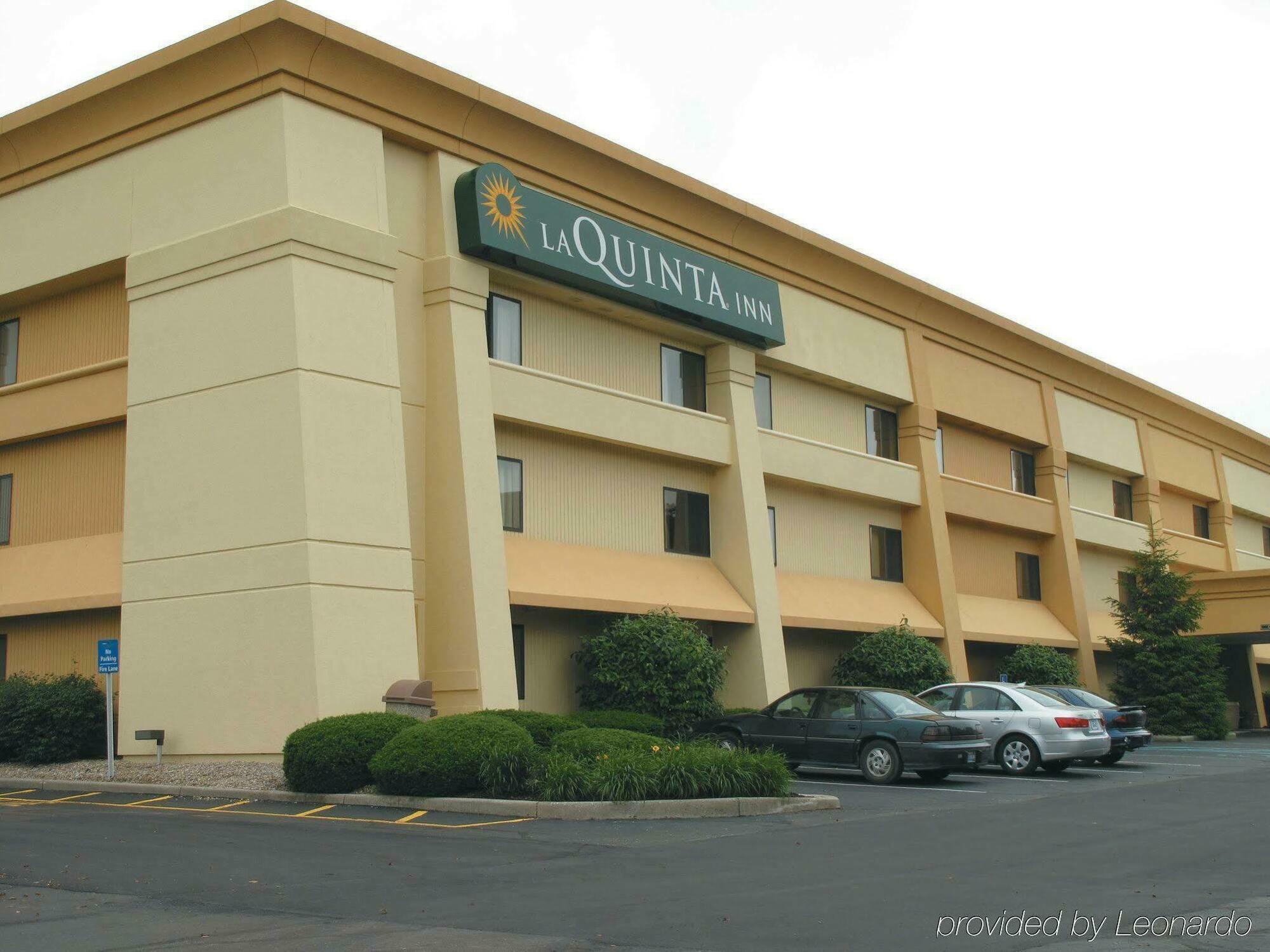 La Quinta Inn By Wyndham Indianapolis Airport Executive Dr Exterior foto